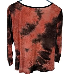 Ladies 3/4 sleeve stretchy top. Sz L.